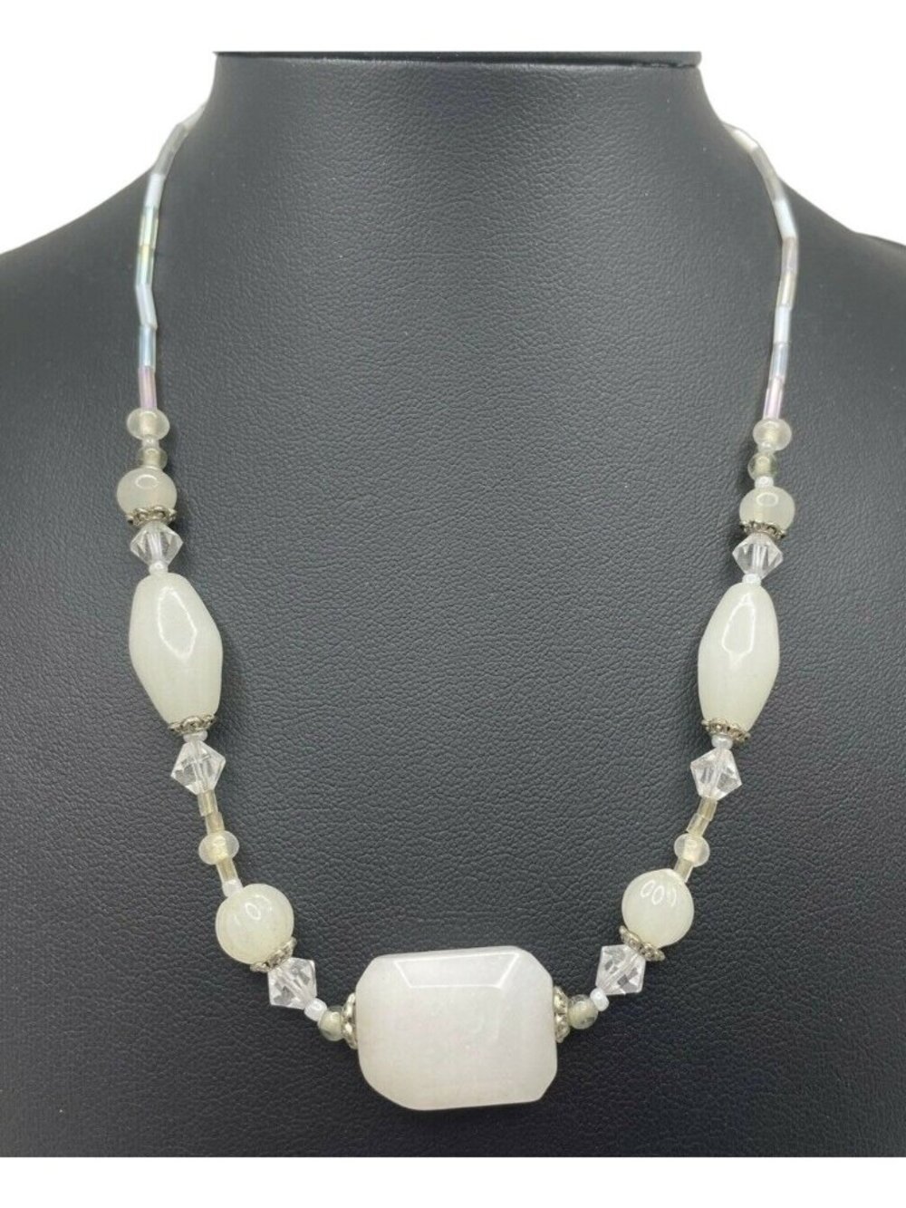 Necklace Women 19" Chunky Agate Beads White Choker Necklace Signed Adjustable